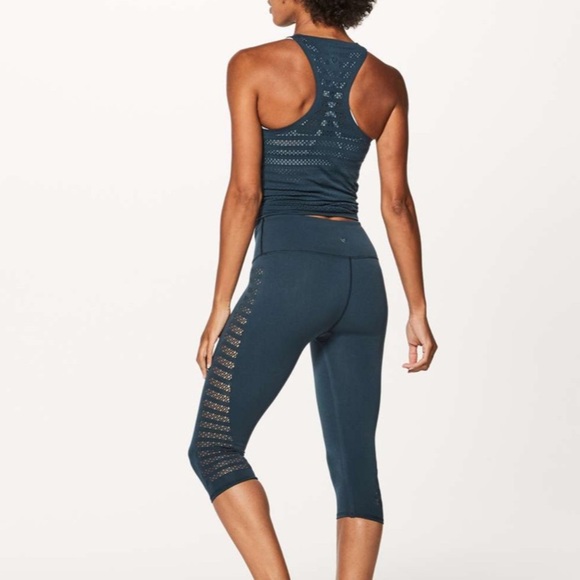 lululemon reveal crop in submarine - Picture 1 of 12